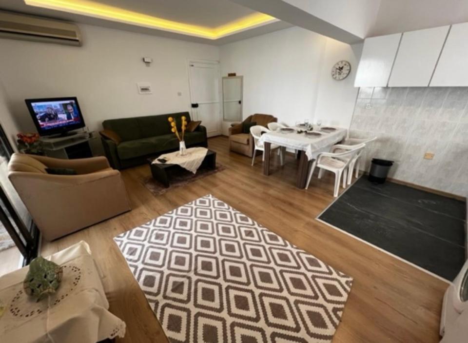 Girne Center 3 Rooms 150 M To Beach Buitenkant foto
